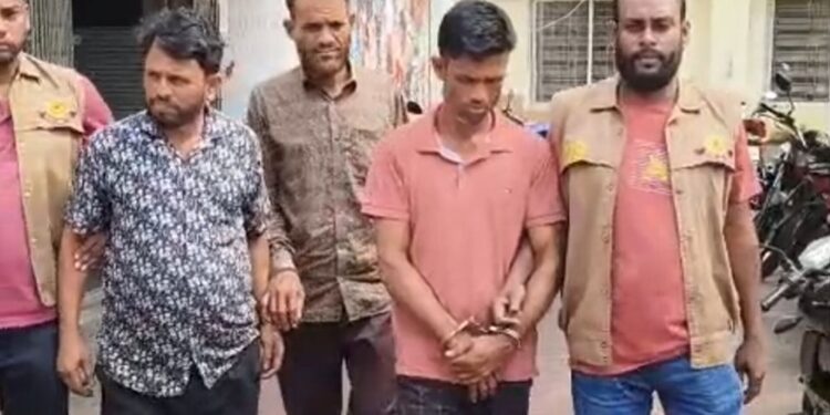 রাজধানীতে পাচারকালে হেরোইন-ইয়াবার বিশাল চালান জব্দ