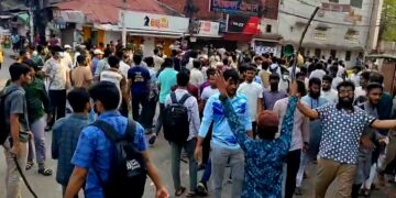 গুপ্ত লেখা নিয়ে শিবির- ছাত্রদলের সংঘর্ষ