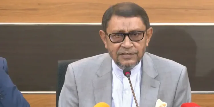 প্রধানমন্ত্রী রাজপ্রাসাদে অফিস না করে সচিবালয়ে এসে অফিস করেন: স্বাস্থ্যমন্ত্রী