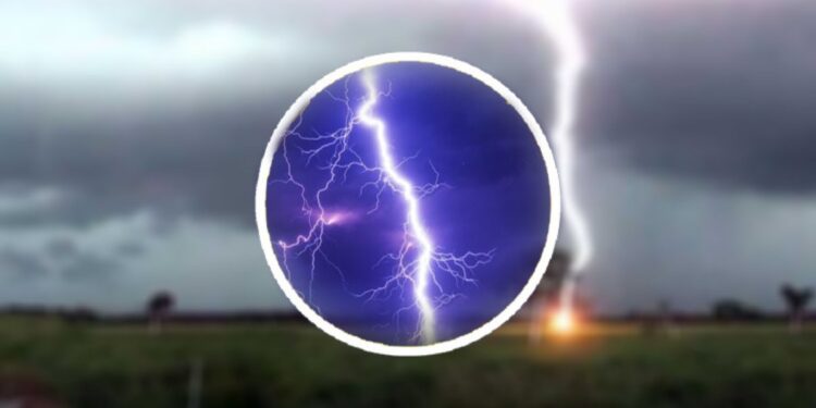 গাইবান্ধায় বজ্রপাতে দুই ভাইসহ ৪ জনের মৃত্যু