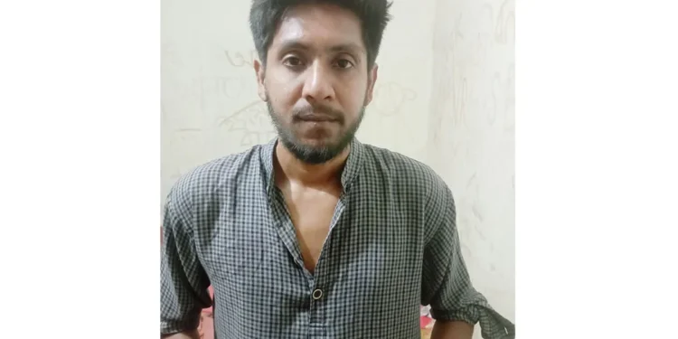 রাজশাহী’র আদালতে পেশকারের কাছে চাঁদা দাবি, ওয়ারেন্টভূক্ত আসামী আটক