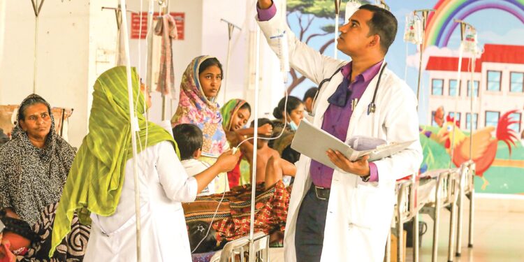 রোগের ‘দ্বৈত বোঝা’ ও বাংলাদেশ: সংক্রামক ও অসংক্রামক রোগের সন্ধিক্ষণে জনস্বাস্থ্য