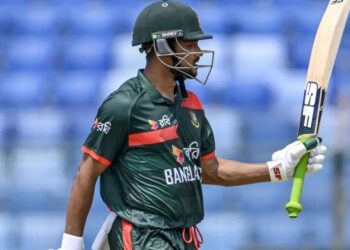 শান্ত-লিটন জুটিতে বাংলাদেশের লড়াকু সংগ্রহ