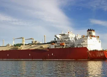 এক লাখ ৬৯ হাজার টন জ্বালানি নিয়ে চট্টগ্রাম বন্দরে ৫ জাহাজ