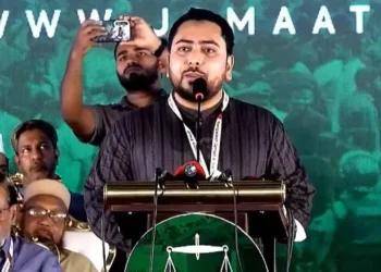 কার্ড দিতে গিয়ে বিএনপির তেল ফুরিয়ে গেছে : নাহিদ ইসলাম