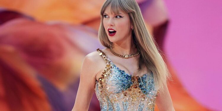 টেইলর সুইফটের গান নিয়ে গবেষণা, ইন্টারভিউ ছাড়াই অক্সফোর্ডে ভর্তির সুযোগ