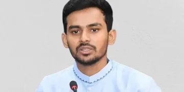 সরকার প্রধান সব কিছুর সমাধান কার্ডে দিচ্ছে: আসিফ মাহমুদ