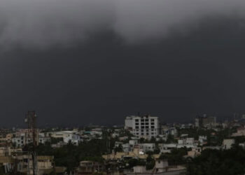 সকাল হলেও আলো ফুটবে না আকাশে, বিদ্যুৎ চমকের সঙ্গে হবে দমকা হাওয়া