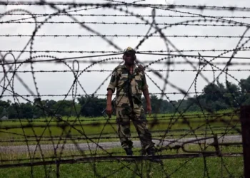 ভারত-বাংলাদেশ সীমান্তের সমীকরণ: কাঁটাতারে বন্দি লিং কং গ্রামের ভবিষ্যৎ কী?