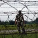 ভারত-বাংলাদেশ সীমান্তের সমীকরণ: কাঁটাতারে বন্দি লিং কং গ্রামের ভবিষ্যৎ কী?