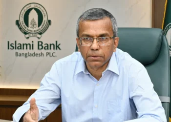 ইসলামী ব্যাংককে ১৩ হাজার কোটি টাকা ধার দেওয়া হয়েছে: গভর্নর