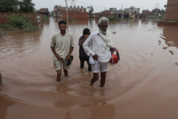 ভারী বৃষ্টি ও বন্যার শঙ্কায় পাকিস্তানজুড়ে সতর্কতা, ঝুঁকিতে উত্তরাঞ্চল