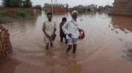ভারী বৃষ্টি ও বন্যার শঙ্কায় পাকিস্তানজুড়ে সতর্কতা, ঝুঁকিতে উত্তরাঞ্চল