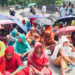 বকেয়া বেতনের দাবিতে মহাখালীতে গার্মেন্টস শ্রমিকদের সড়ক অবরোধ