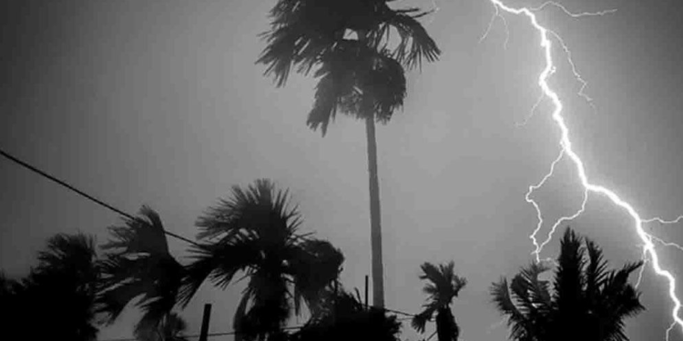 ঢাকাসহ ৯ জেলায় ৬০ কিলোমিটার বেগে ঝোড়ো হাওয়া ও বজ্রবৃষ্টির শঙ্কা