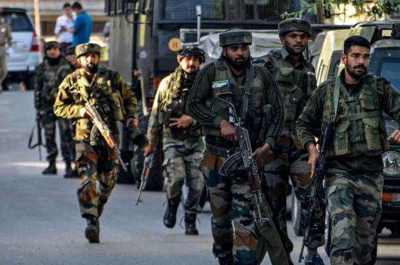 বেলুচিস্তানে ধারাবাহিক হামলায় নিহত ৪২: বিদ্রোহীদের বিরুদ্ধে কঠোর হুঁশিয়ারি পাকিস্তান সেনাবাহিনীর