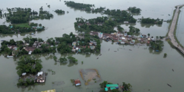 টানা বৃষ্টিতে দেশে মৃত ৫১, ক্ষতিগ্রস্ত ১০ লাখের বেশি মানুষ