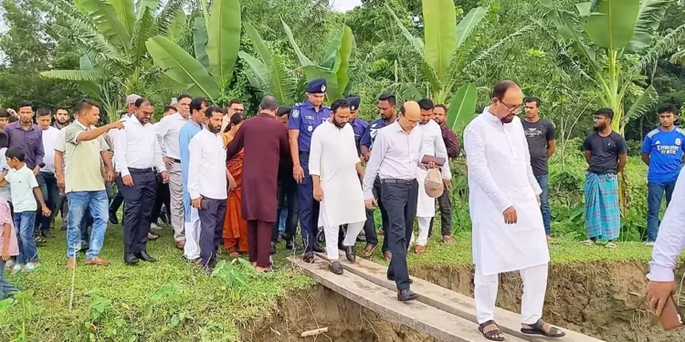 বিষখালী নদীর ভাঙন রোধে জিও ব্যাগ ফেলা শুরু
