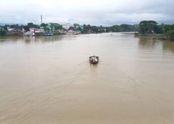 নেত্রকোনায় বন্যা আতঙ্ক, বিপদসীমা ছাড়িয়েছে নদীর পানি