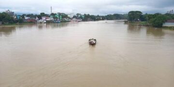 নেত্রকোনায় বন্যা আতঙ্ক, বিপদসীমা ছাড়িয়েছে নদীর পানি