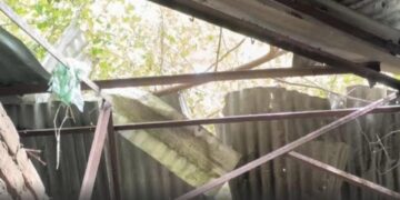 মাদারীপুরে বাড়িতে হাতবোমা বিস্ফোরণ, উড়ে গেল টিনের চালা