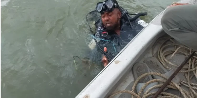 সদরঘাটে সুন্দরবন-১২ লঞ্চের ধাক্কায় ট্রলারডুবি, নিখোঁজ ২