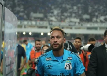 মেজাজ হারালেন নেইমার