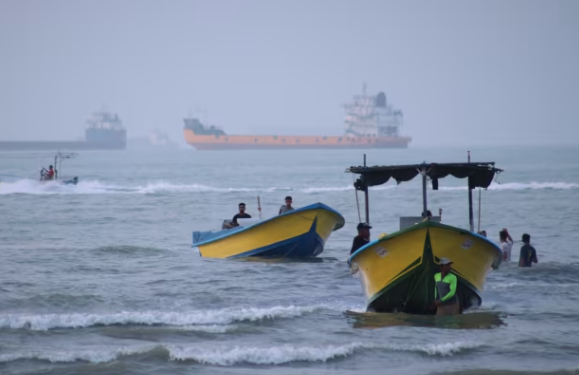 হরমুজ প্রণালি নিয়ে ওমানের সঙ্গে চূড়ান্ত পর্যায়ের আলোচনায় ইরান