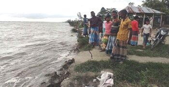 যমুনার ভয়াবহ ভাঙন : ভিটেমাটি হারিয়ে খোলা আকাশের নিচে বহু পরিবার