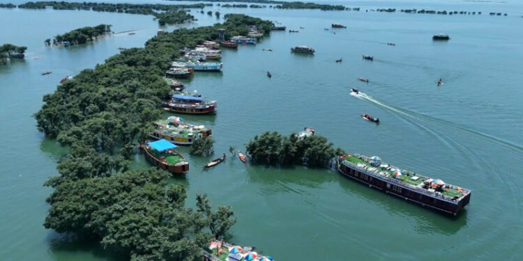 টাঙ্গুয়ার হাওরে হাউসবোট ও পর্যটকবাহী নৌযান চলাচল নিষিদ্ধ